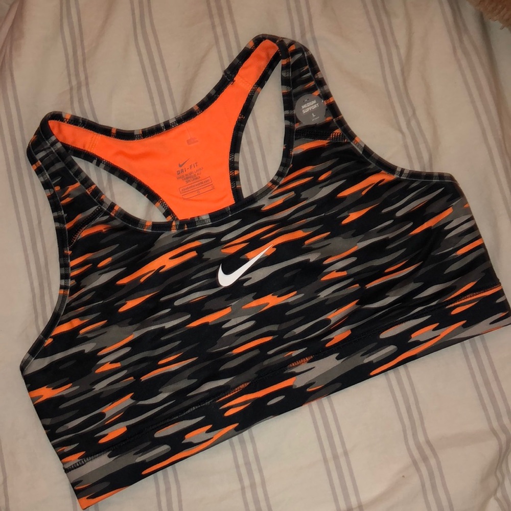 NWT Nike Bra